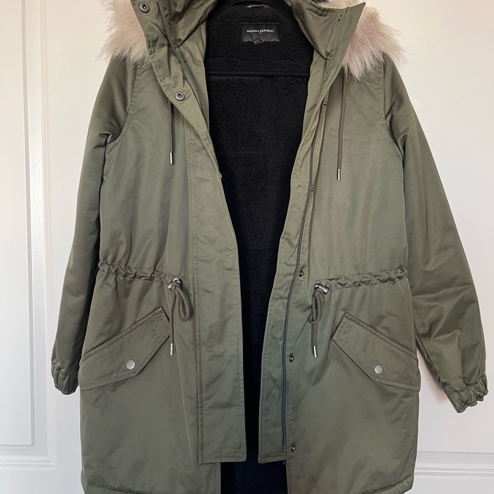 Banana Republic Parker with fleece lining